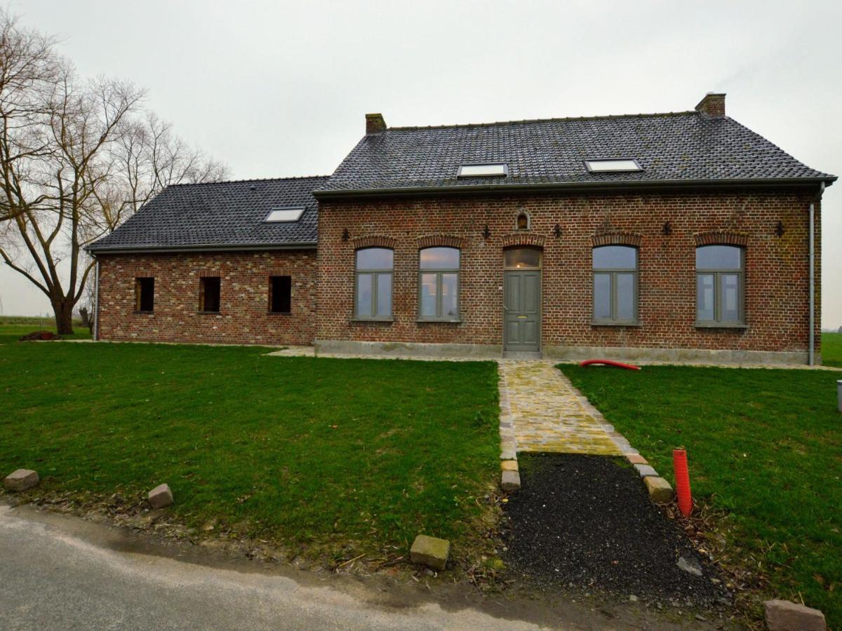 Spacious Holiday Home With Pond In Poperinge Roesbrugge-Haringe Zewnętrze zdjęcie