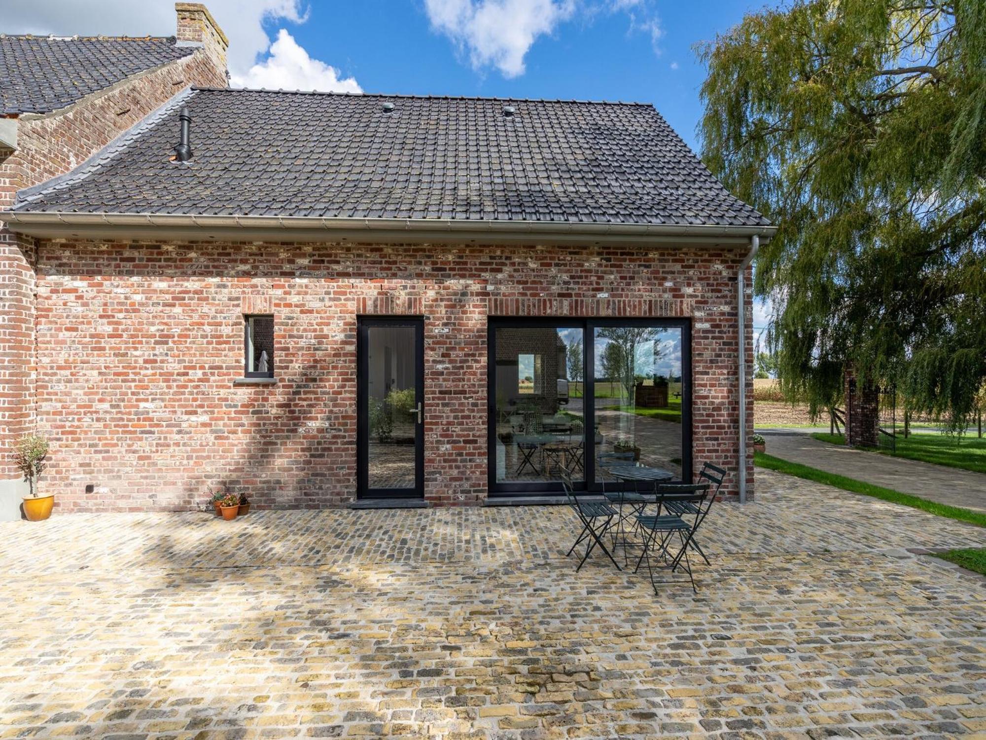 Spacious Holiday Home With Pond In Poperinge Roesbrugge-Haringe Zewnętrze zdjęcie