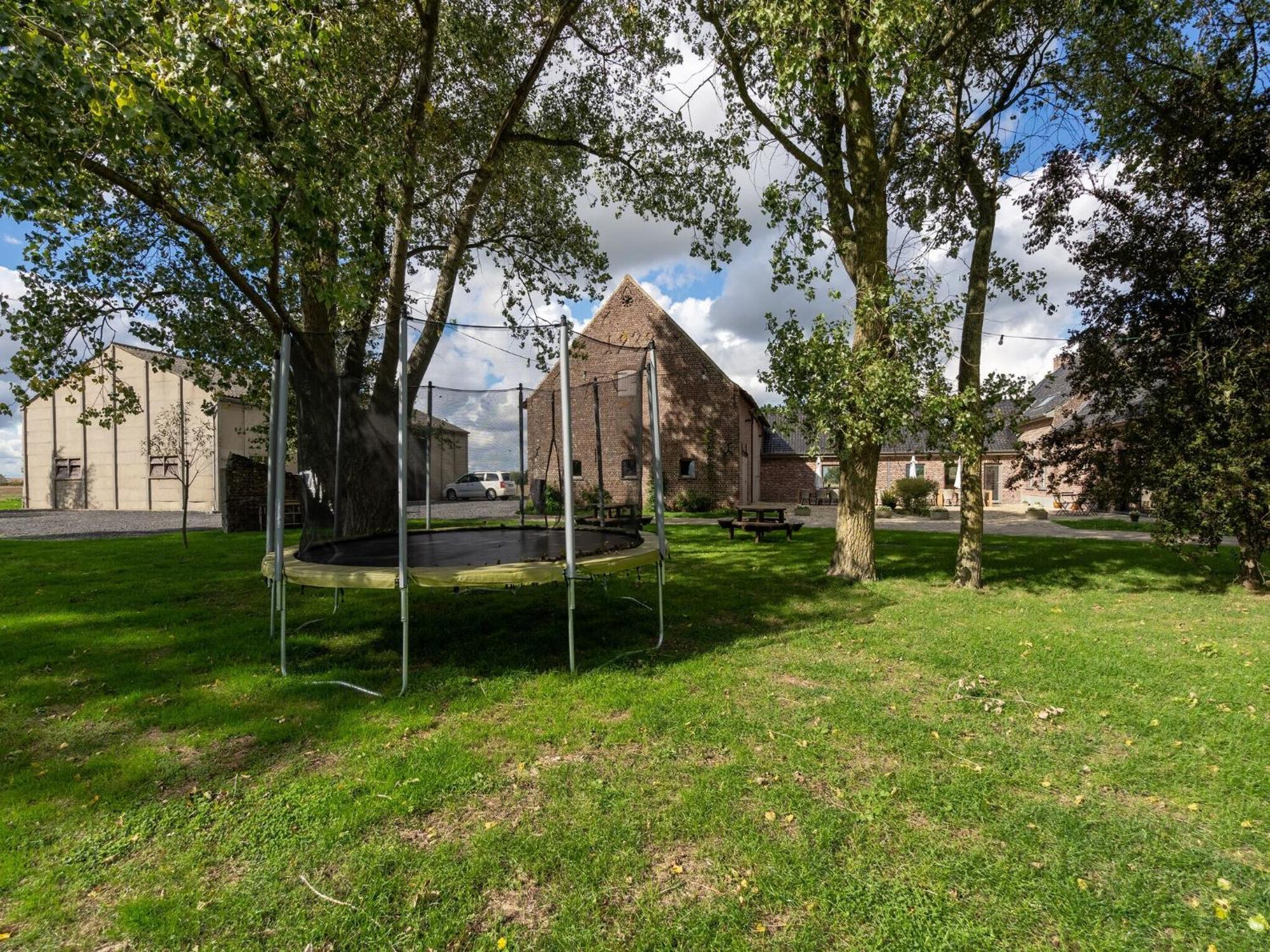 Spacious Holiday Home With Pond In Poperinge Roesbrugge-Haringe Zewnętrze zdjęcie